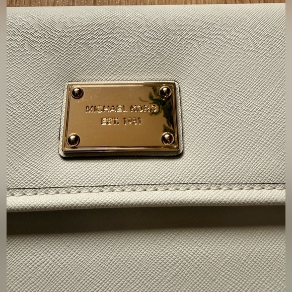 MICHAEL KORS -  Off-White Clutch Laptop Sleeve (ideal for 13” MacBook Air) - Picture 2 of 8